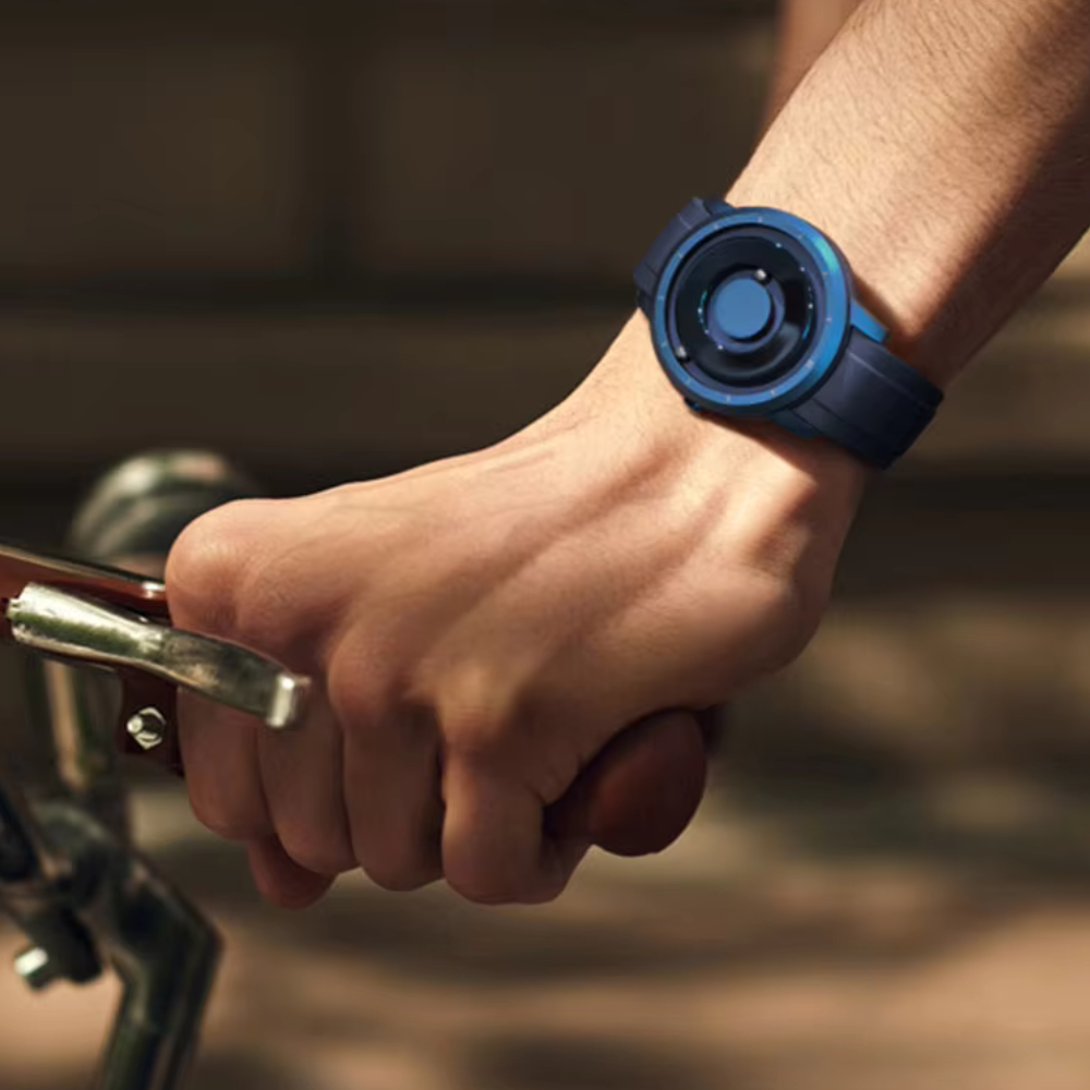Nova Magnetic Watch