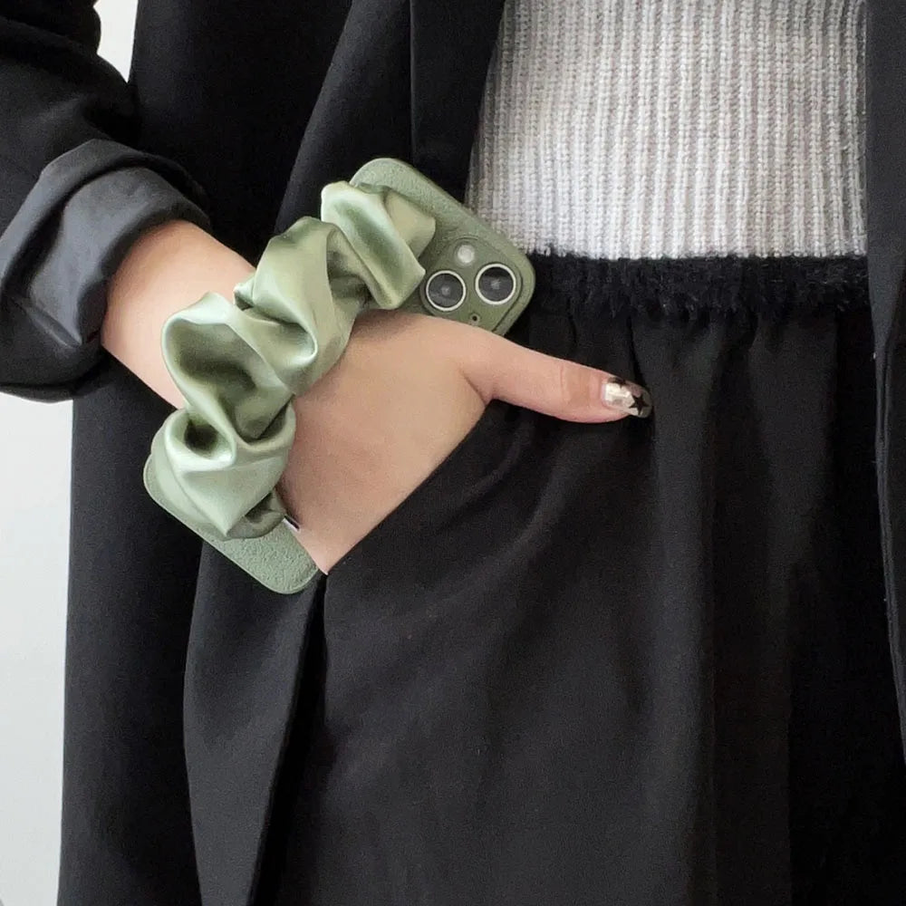 Silk Loop iPhone Case